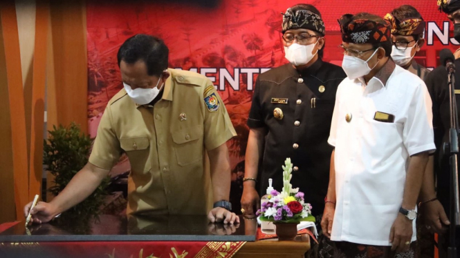 Mendagri saat meninjau MPP Kabupaten Badung di Mangupura Kabupaten Badung, Bali, pada Kamis (27/1/2022).