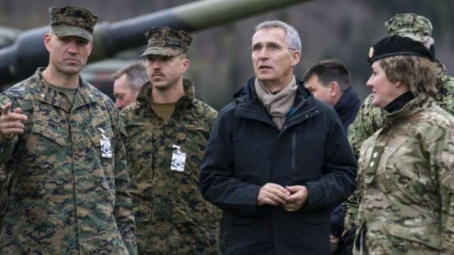 61f26ae1bb60f-viva-militer-sekretaris-jenderal-nato-jens-stoltenberg-kedua-dari-kanan_663_372 61f26ae1bb60f-viva-militer-sekretaris-jenderal-nato-jens-stoltenberg-kedua-dari-kanan_663_372