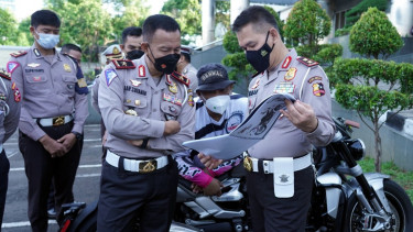 Demo motor gede Triumph di Korlantas Polri