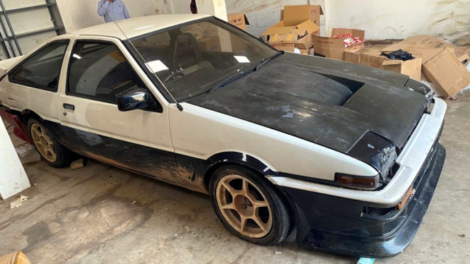 Lelang mobil Toyota AE86 Sprinter Trueno
