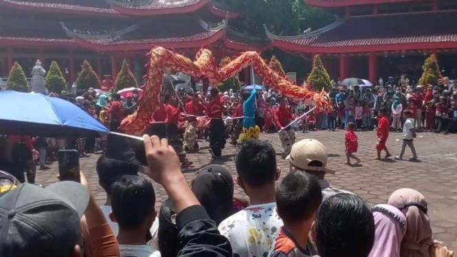 Aksi Barongsay di Klenteng Sam Poo Kong Kota Semarang Jawa Tengah