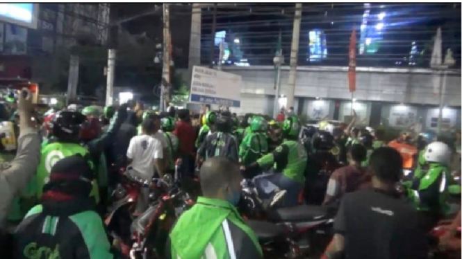 Situasi pengemudi ojek online kepung hotel di Makassar