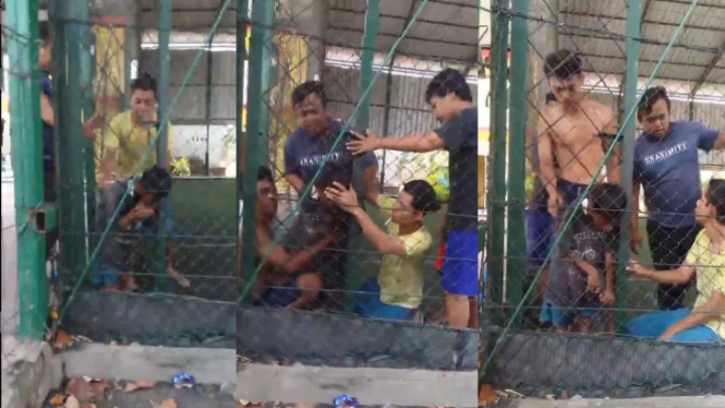 Viral Kepala Bocah Tersangkut di Pintu Lapangan Futsal