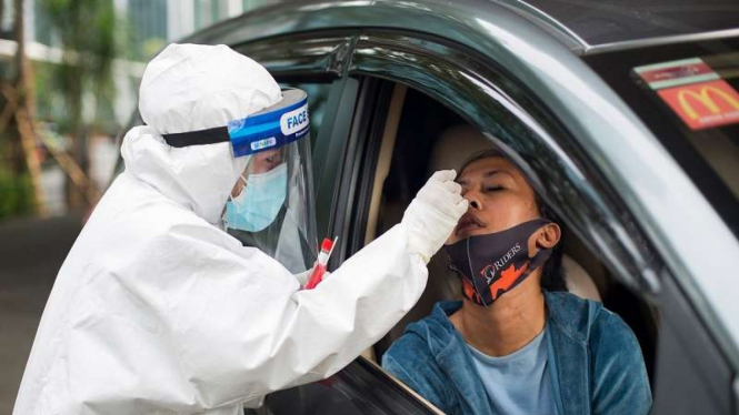 Layanan Swab Test Drive Thru di Bumame Farmasi