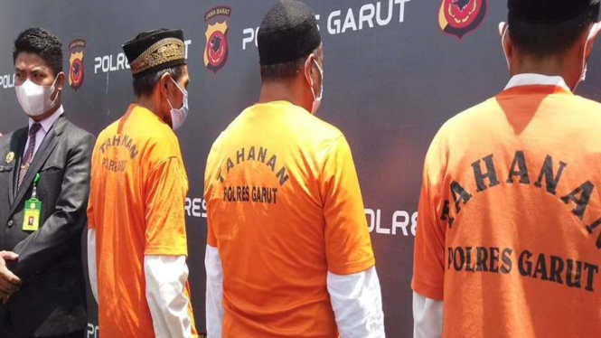 Tiga orang pengikut Negara Islam Indonesia (NII) ditetapkan sebagai tersangka
