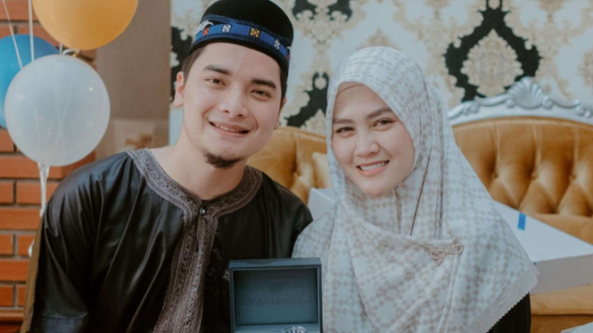 Alvin Faiz dan Henny Rahman