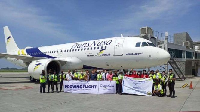 Maskapai penerbangan TransNusa.