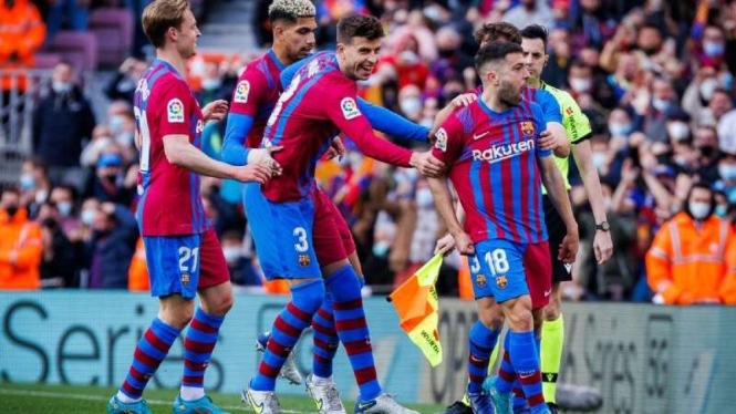 Pemain Barcelona rayakan gol.