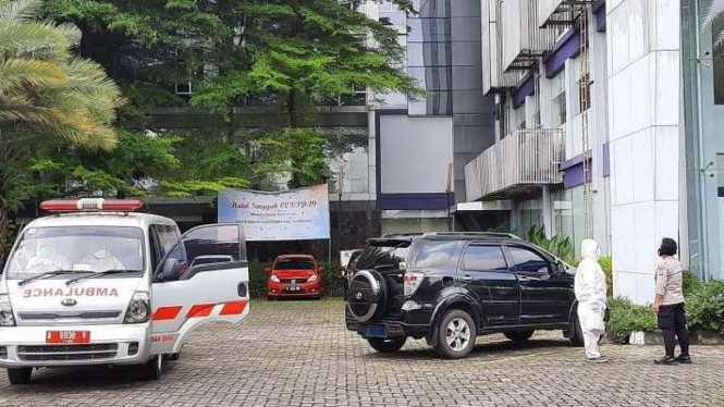 Suasana di ruang isolasi pasien positif COVID-19 di Kabupaten Tangerang, Provinsi Banten.