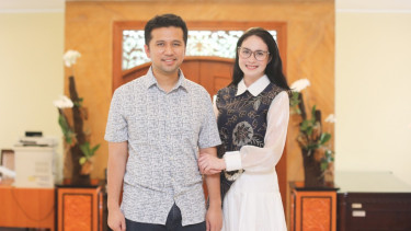 Emil Dardak dan Arumi Bachsin
