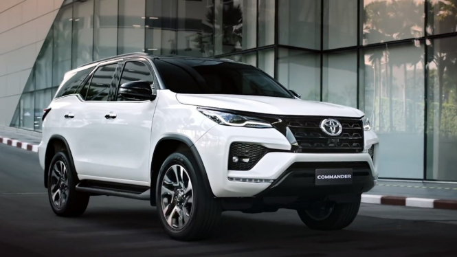 Toyota Fortuner Commander