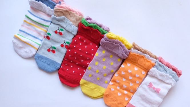 Kaos kaki bayi.