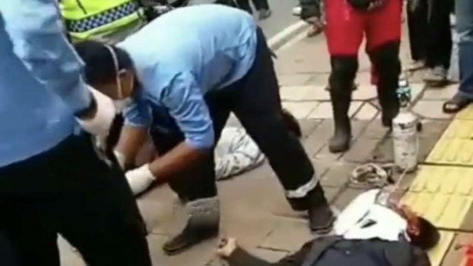 Kecelakaan adu banteng di Kemang, Jakarta Selatan