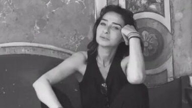 Yzabel Dzisky.