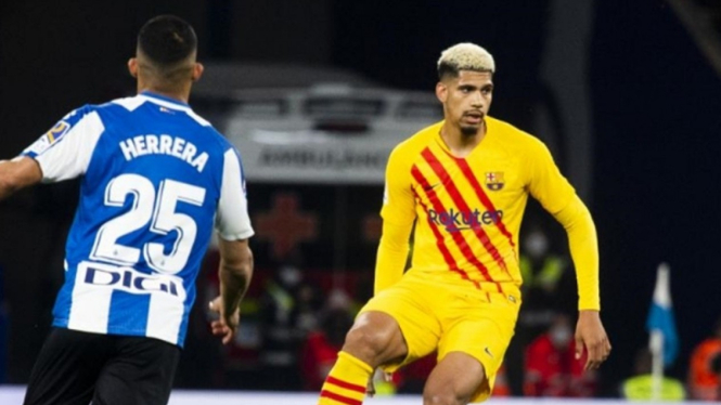 Bek Barcelona, Ronald Araujo