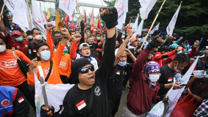 Demo Buruh Tolak JHT BPJS Ketenagakerjaan