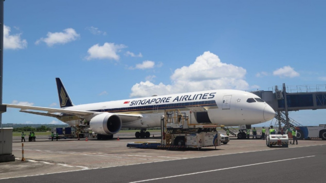 Singapore Airlines.