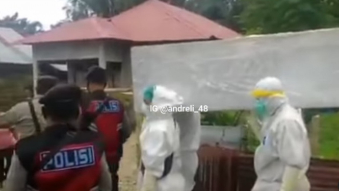 Viral Warga Rebut Jenazah COVID-19 dan Usir Petugas 