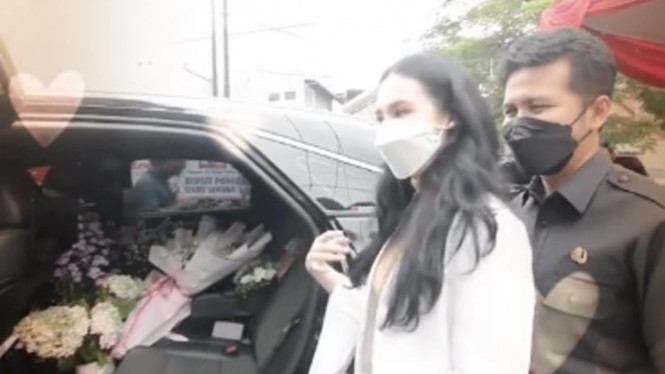 Viral Video Mesranya Emil Dardak dan Arumi Bachsin 