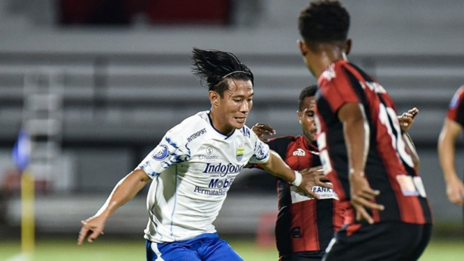 Pertandingan Persipura vs Persib