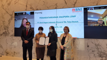 (Ki-ka) Wakil Duta Besar Republik Indonesia Tri Purnajaya, Founder Dopang Co Ltd Tania Mirella, Acting General Manager BNI Tokyo Dyah Paramita Novia Putri, dan Kepala Bidang Ekonomi KBRI Tokyo Rima Cempaka dalam acara kerjasama pembiayaan dengan Dopang Co