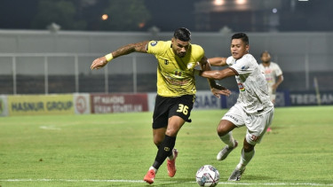Persija Jakarta menghadapi Barito Putera