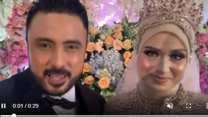  Rizal Djibran dan istrinya Sarah