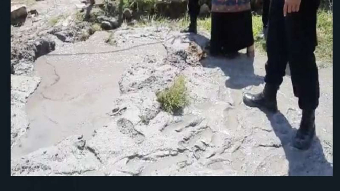  Sumber mata air panas di Pasaman, Sumatera Barat 
