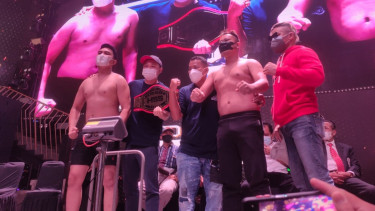 Aldi Taher vs Vicky Prasetyo