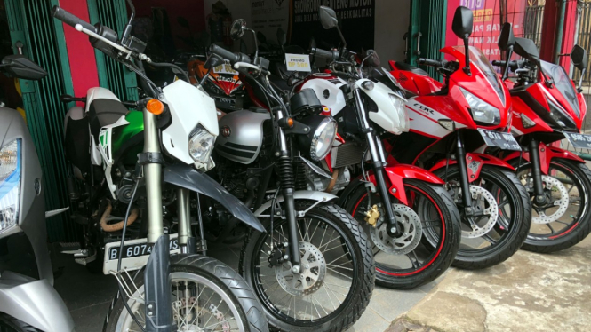 Motor bekas jenis sport.