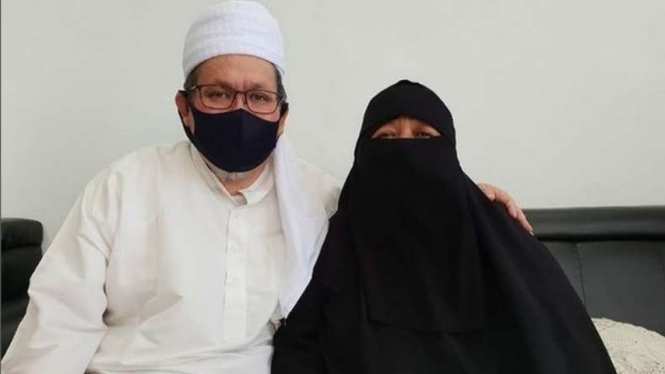 Istri Ustadz Tengku Zulkarnain Hajah Rahmi Wardhani meninggal dunia.