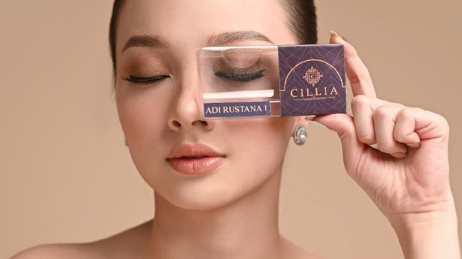 Ilustrasi Bulu Mata