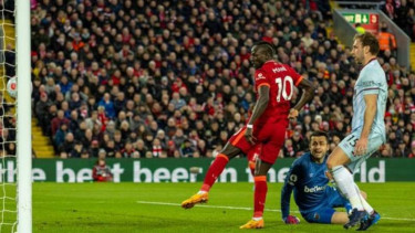 Bomber Liverpool, Sadio Mane jebol gawang West Ham United.