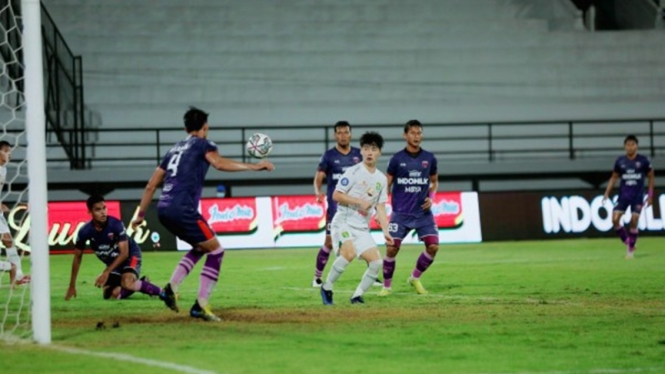 Persita Tangerang vs Persebaya Surabaya