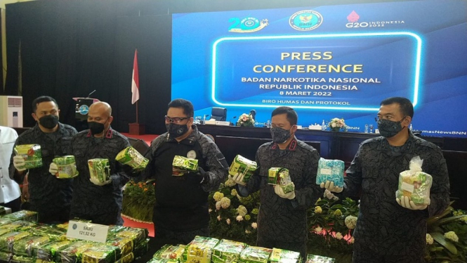 Kepala BNN Komjen Pol Petrus Golose saat rilis penangkapan narkoba