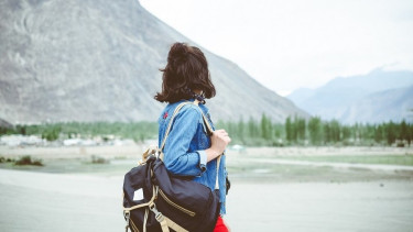  Traveling solo