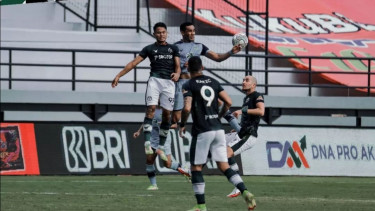 Pertandingan Persela vs Persikabo 1973. 