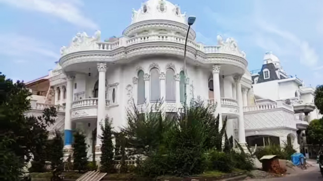Rumah mewah Indra Kenz.