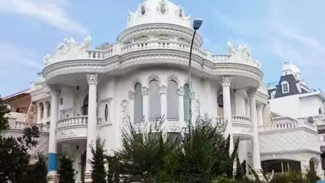 Rumah Indra Kenz di Deli Serdang, Sumatera Utara.