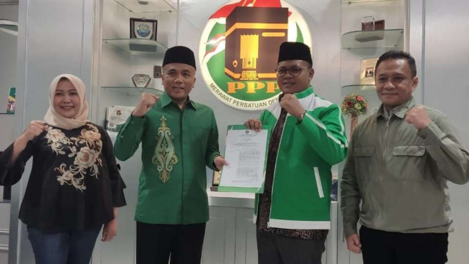 Sekjen PPP, Arwani Thomafi bersama politikus PPP Dian Prasetio 