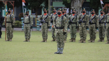 VIVA Militer: Danbrigif Raider 13 pimpin Sertijab Danyonif Raider 303 Kostrad