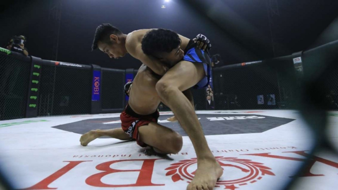 Lalu Sofian Bungkam Supriko di Fight Night 56 One Pride MMA