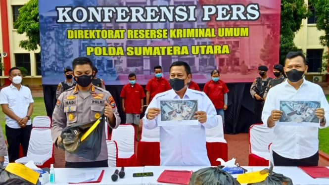 Polisi berikan keterangan pers kasus penganiayaan wartawan di Kabupaten Madina.