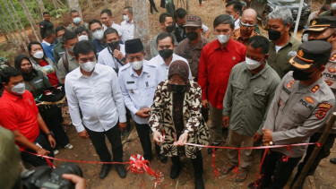 Mensos Risma resmikan Community Center (16/03)