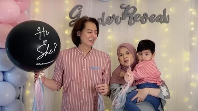 Roger Danuarta dan Cut Meyriska