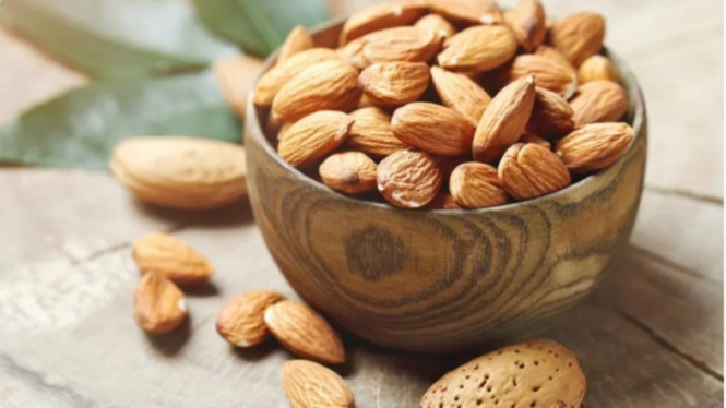 Kacang almond 