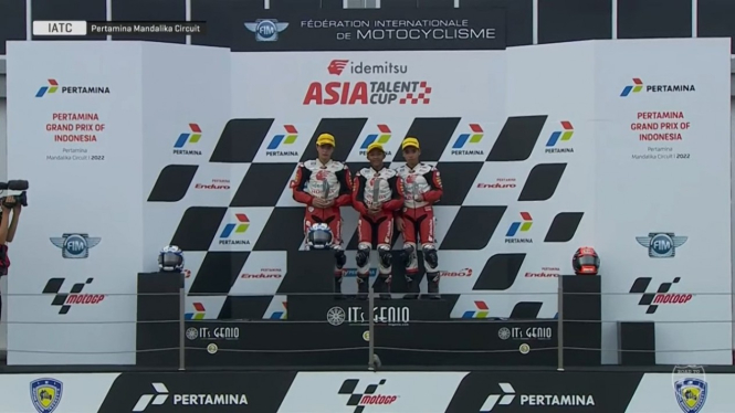 Reykat Yusuf Fadillah di podium Idemitsu Asian Talent Cup 2022