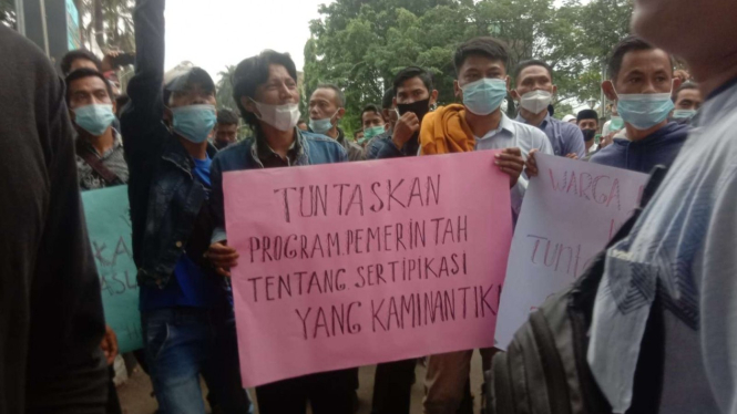Warga Bojong Koneng kecewa dengan kedatangan anggota DPR 