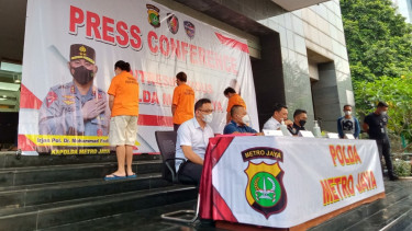 Polda Metro Jaya merilis kasus penipuan investasi robot trading Fahrenheit.