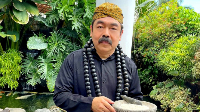 Suami Inul Daratista, Adam Suseno 